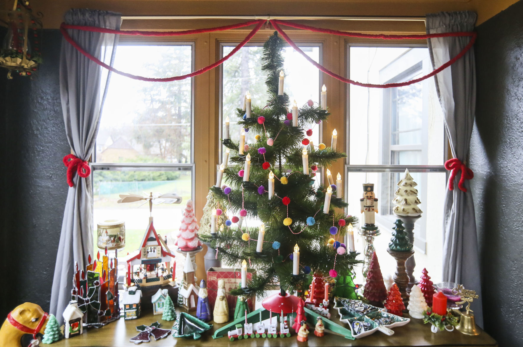 112420-qc-nws-decorations-46.JPG SEASONAL